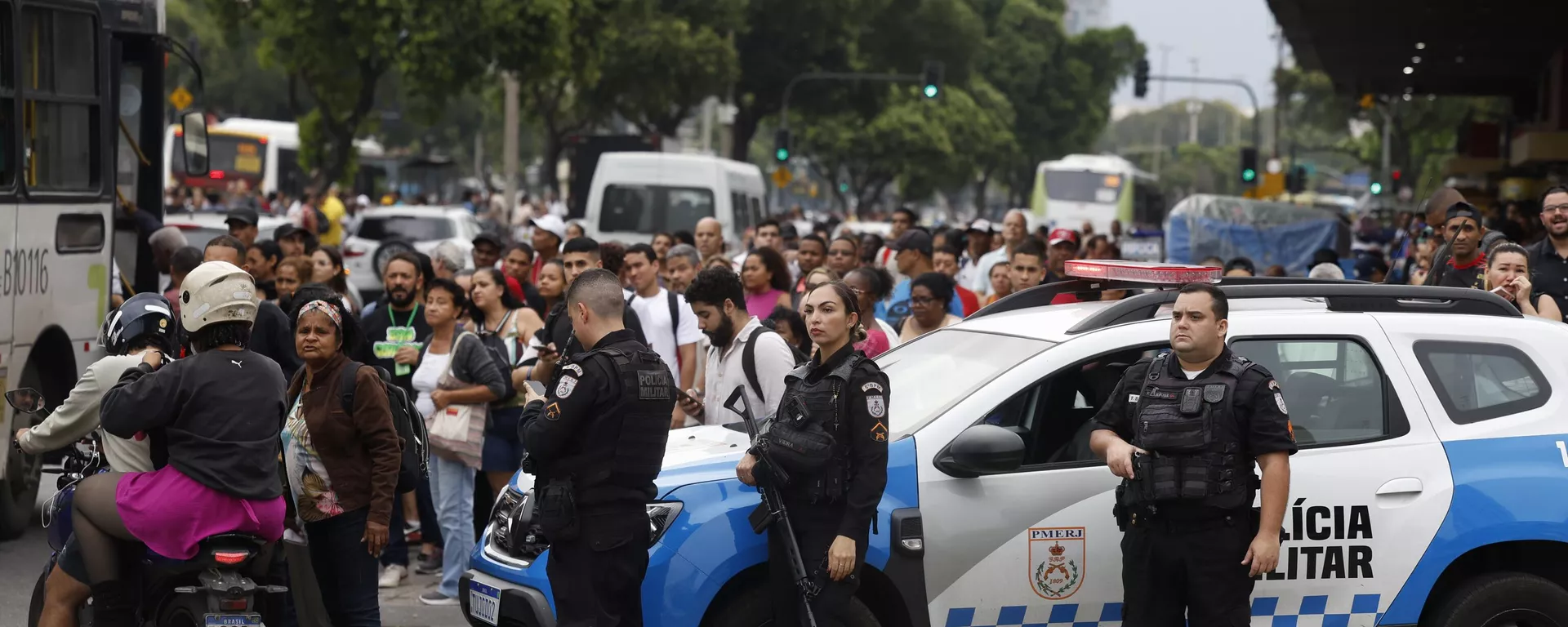 Todos os policiais militares foram destacados para as ruas em meio a megaoperação contra o Comando Vermelho. Rio de Janeiro (RJ), 28 de outubro de 2025 Todos os policiais militares foram destacados para as ruas em meio a megaoperação contra o Comando Vermelho. Rio de Janeiro (RJ), 28 de outubro de 2025 - Sputnik Brasil, 1920, 28.10.2025