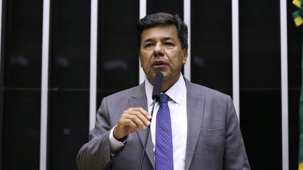 Deputado federal Mendonça Filho (União-PE) durante sessão plenária da Câmara dos Deputados em 8 de outubro de 2025 - Sputnik Brasil