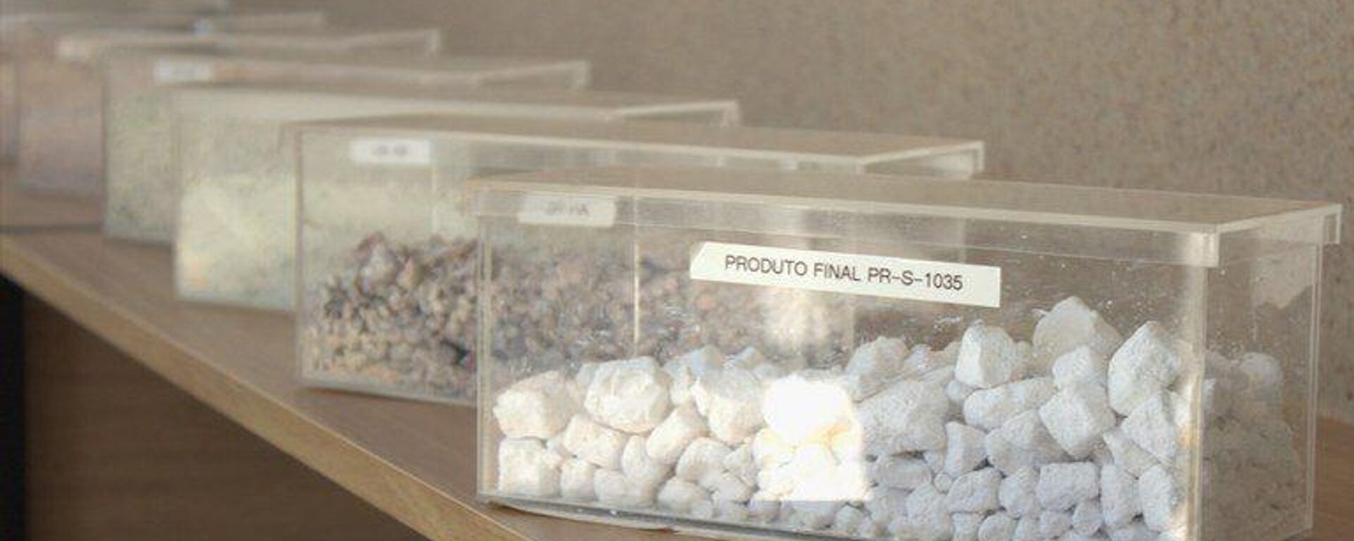 Fábrica em Goiás é a primeira do Brasil que processa terras raras para ímãs - Sputnik Brasil, 1920, 30.10.2025