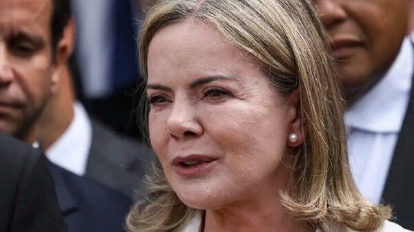 Gleisi Hoffmann acusa governadores de direita de incentivar intervenção dos EUA na América Latina - Sputnik Brasil