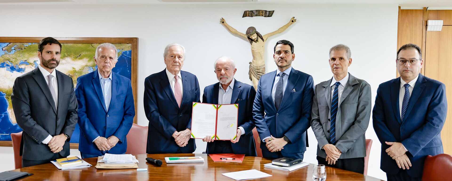 Assinatura do Projeto de Lei Antifacção, elaborado pelo Governo do Brasil - Sputnik Brasil, 1920, 31.10.2025