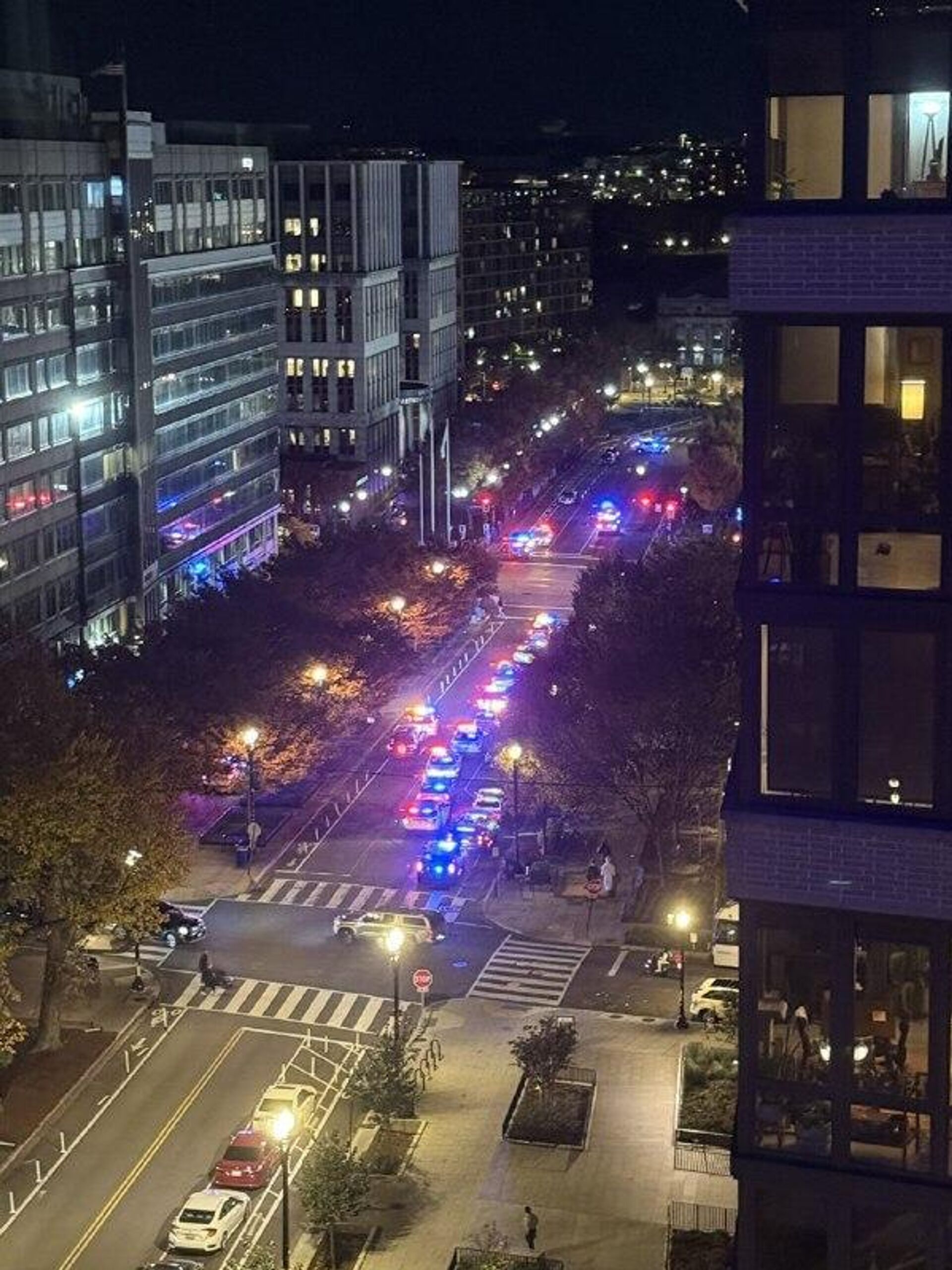 Veja imagens dos confrontos noturnos entre policiais e desordeiros no centro da capital dos EUA