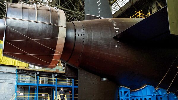 A cerimônia de retirada do submarino nuclear russo Khabarovsk em Severodvinsk. O submarino foi especialmente projetado e construído como portador do complexo submarino nuclear Poseidon. - Sputnik Brasil