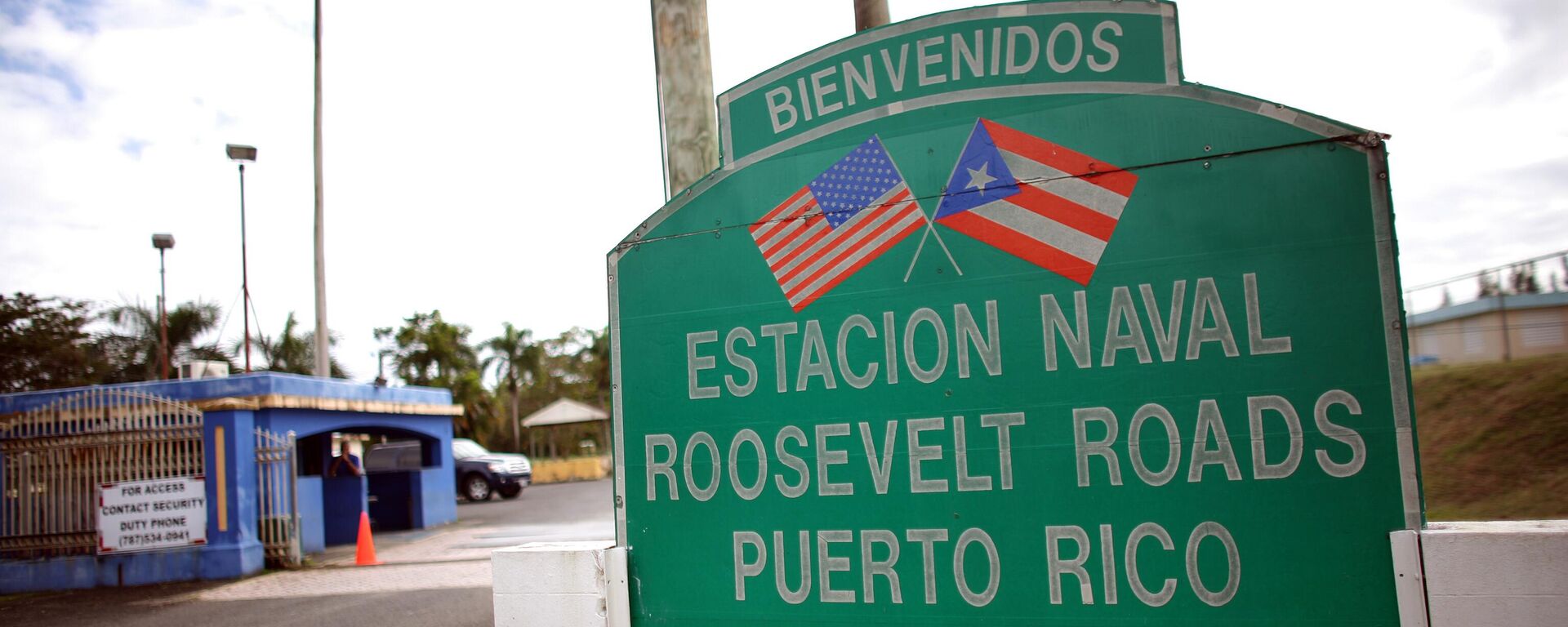 Placa de boas-vindas na entrada da antiga base naval Roosevelt Roads. Porto Rico, 25 de janeiro de 2012 - Sputnik Brasil, 1920, 02.11.2025
