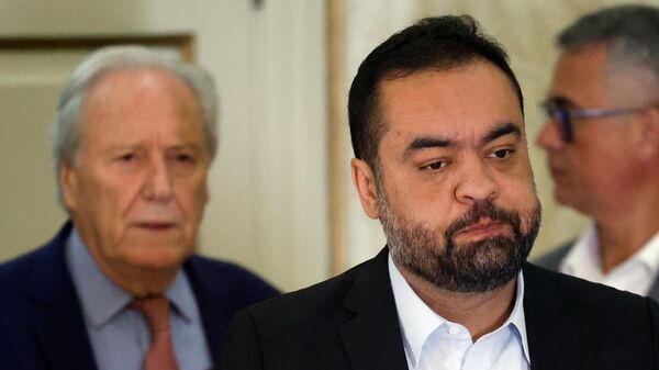 O governador do Rio de Janeiro, Cláudio Castro (PL), após reunião com o ministro da Justiça e Segurança Pública, Ricardo Lewandowski (à esq.) - Sputnik Brasil