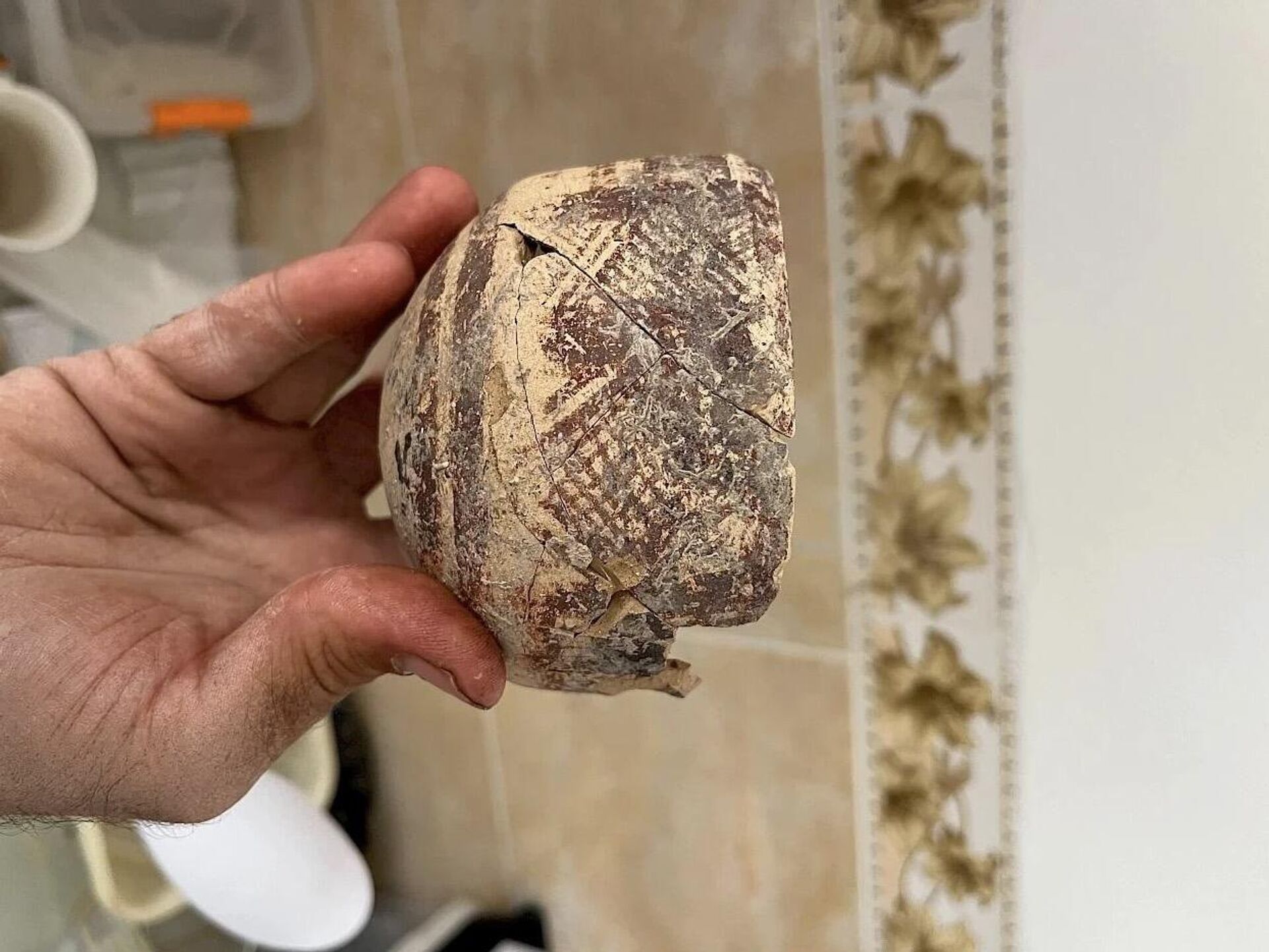 Tigela decorada, por volta de 3100 a. C., Iraque Tigela decorada, por volta de 3100 a. C., Iraque