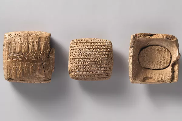 Envelope de argila e tabletes de Kultepe-Kanesh (atual Turquia), datados de aproximadamente os séculos XX a XIX a.C. Envelope de argila e tabletes de Kultepe-Kanesh (atual Turquia), datados de aproximadamente os séculos XX a XIX a.C. - Sputnik Brasil