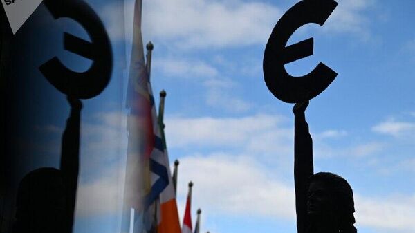 Sem acordo sobre ativos russos, países da UE terão de financiar apoio à Ucrânia com fundos próprios, informa mídia - Sputnik Brasil