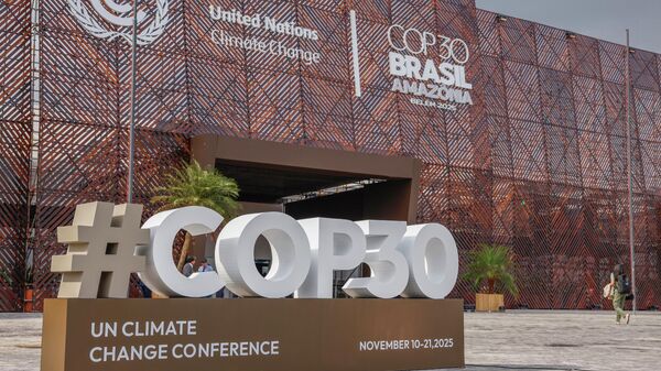 Entrada de um dos galpões em que serão realizadas as conferências da COP30 em Belém. 6 de novembro de 2025 - Sputnik Brasil