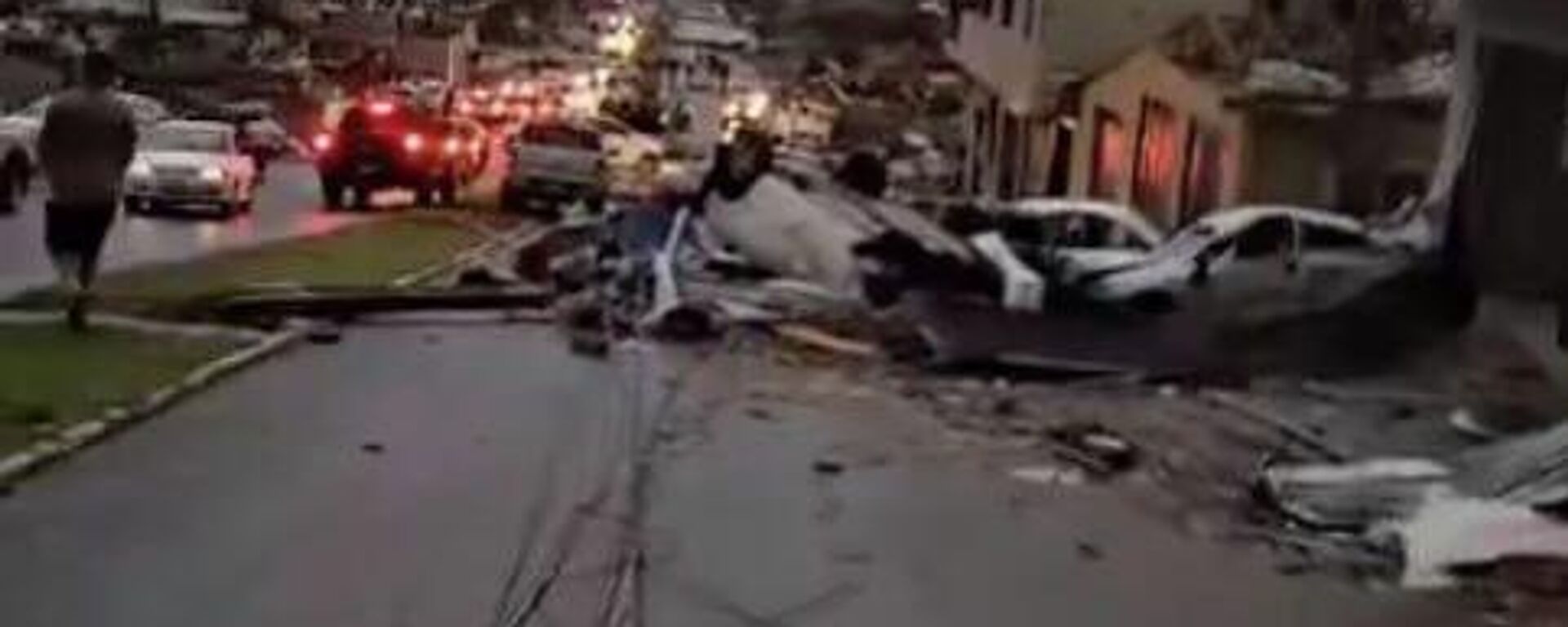 Tornado causa rastro de destruição e deixa pelo menos 5 mortos em cidade do Paraná - Sputnik Brasil, 1920, 08.11.2025