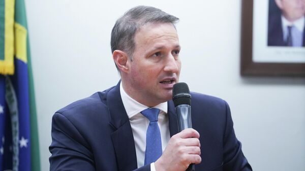 O deputado federal Guilherme Derrite (PP-SP) durante audiência pública sobre penas para líderes e membros de facções criminosas, em outubro de 2025 - Sputnik Brasil