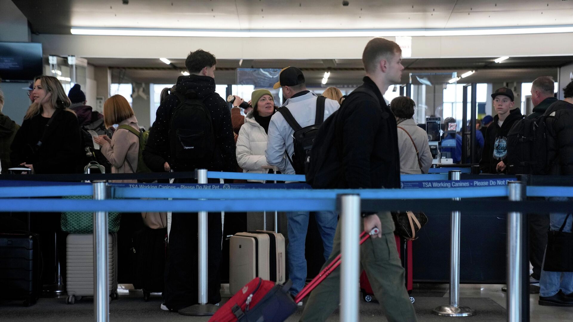 'Shutdown' afetou os serviços aéreos dos Estados Unidos ao longo das últimas semanas - Sputnik Brasil, 1920, 11.11.2025