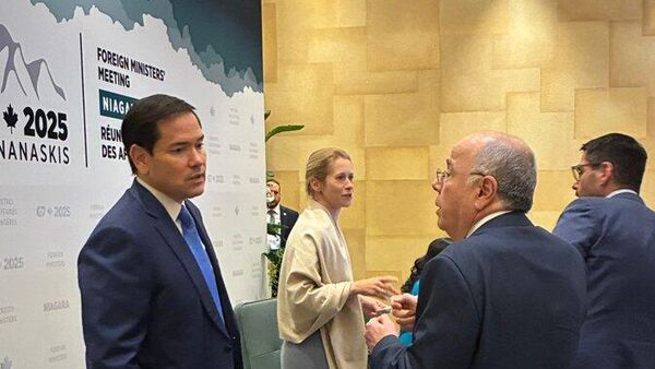 O chanceler brasileiro, Mauro Vieira (à direita), conversa com o secretário de Estado dos EUA, Marco Rubio - Sputnik Brasil