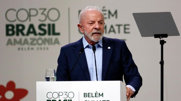 O presidente do Brasil, Luiz Inácio Lula da Silva, fala durante Plenária Geral dos Líderes na Cúpula do Clima de Belém, em novembro de 2025 - Sputnik Brasil