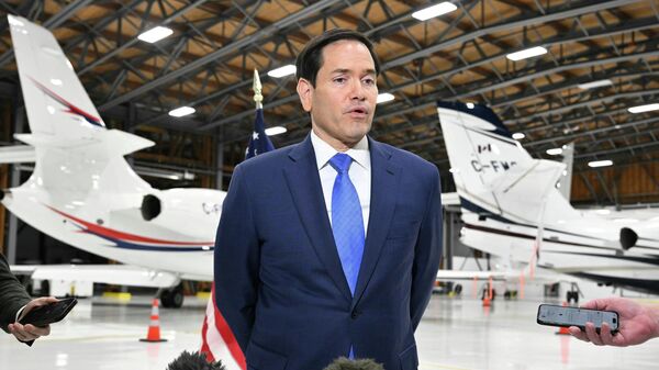 O secretário de Estado dos Estados Unidos, Marco Rubio, durante conversa com a imprensa, em novembro de 2025 - Sputnik Brasil