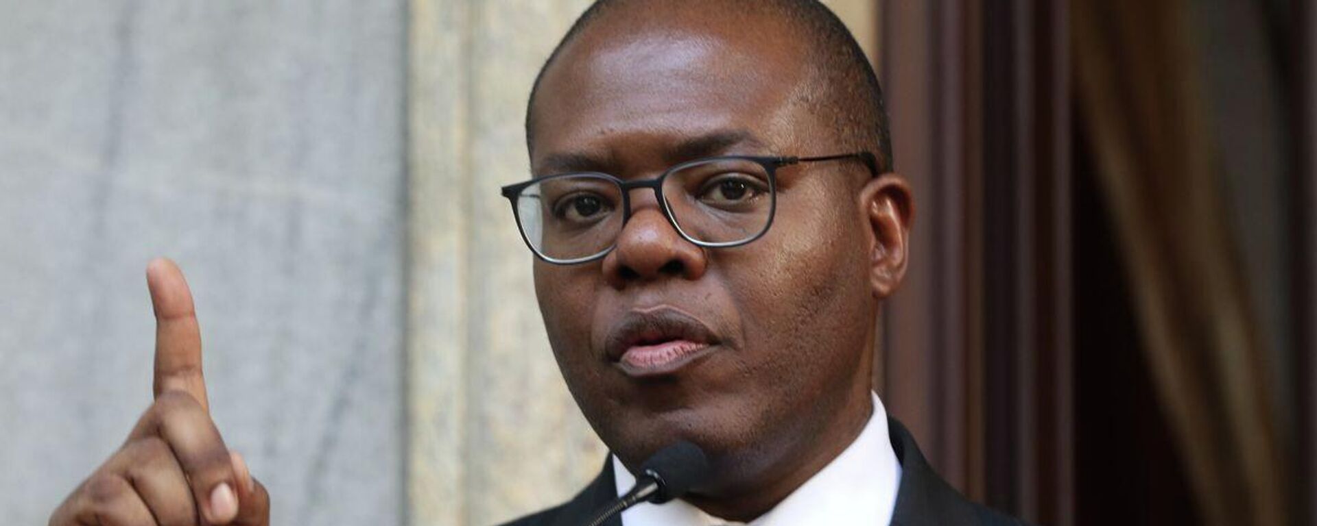 Ex-ministro Silvio Almeida durante evento oficial, em março de 2023 - Sputnik Brasil, 1920, 15.11.2025