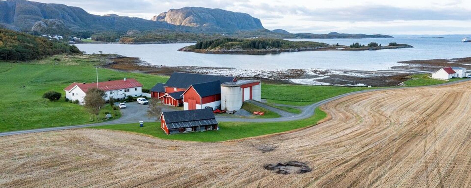A fazenda onde o túmulo foi encontrado - Sputnik Brasil, 1920, 15.11.2025