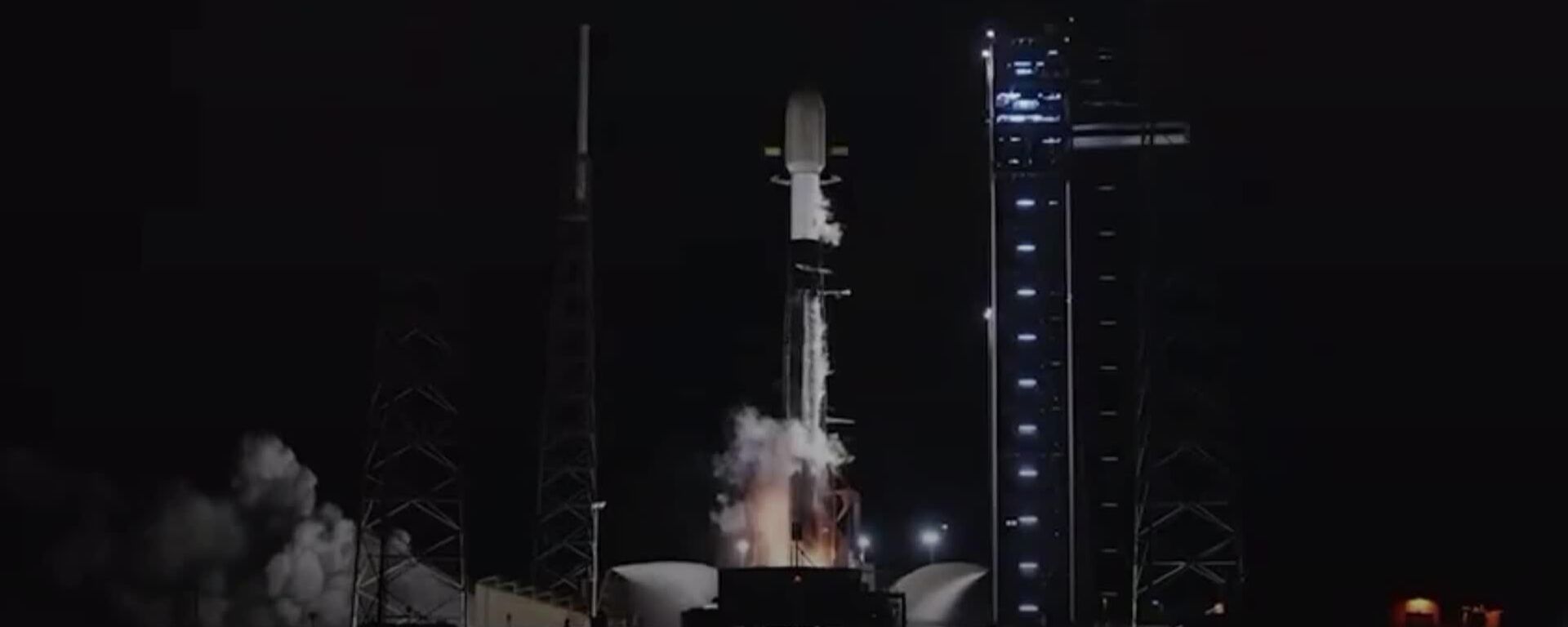 SpaceX inicia fim de semana com lançamento do Falcon 9 com 29 satélites Starlink SpaceX inicia fim de semana com lançamento do Falcon 9 com 29 satélites Starlink - Sputnik Brasil, 1920, 15.11.2025