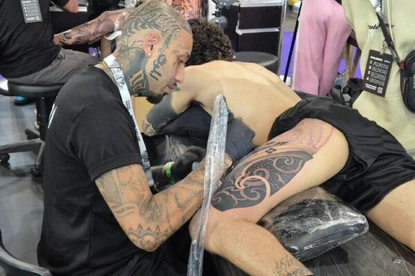 Veja imagens do Tattoo Week 2025 em São Paulo, maior evento de tatuagem do mundo Veja imagens do Tattoo Week 2025 em São Paulo, maior evento de tatuagem do mundo - Sputnik Brasil