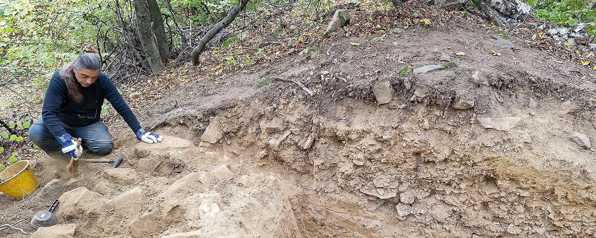 Cientista está pesquisando a fortaleza na Croácia. - Sputnik Brasil, 1920, 16.11.2025