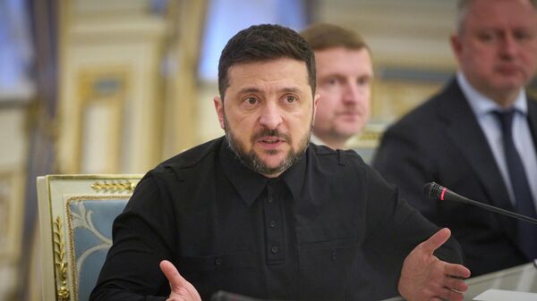 O líder ucraniano Vladimir Zelensky durante reunião oficial, em outubro de 2025 - Sputnik Brasil