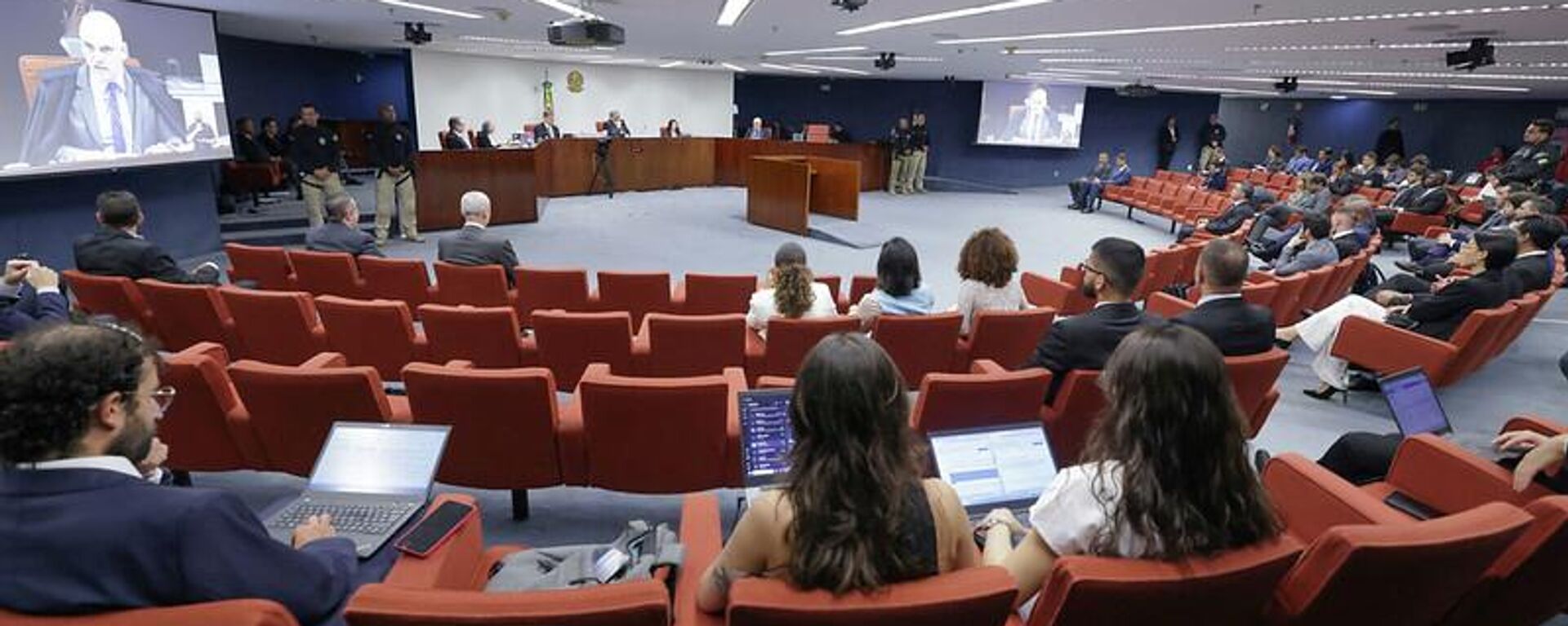 STF condena nove réus do Núcleo 3 da tentativa de golpe de Estado, 18 de novembro de 2021 - Sputnik Brasil, 1920, 18.11.2025