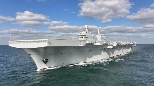 O navio universal de desembarque chinês Sichuan - Sputnik Brasil