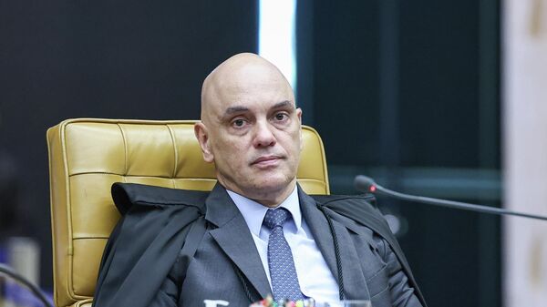 O ministro do Supremo Tribunal Federal (STF) Alexandre de Moraes durante sessão da plenária da Corte, em novembro de 2025 - Sputnik Brasil