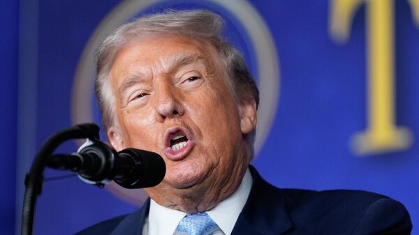 Donald Trump discursa na Cúpula de Impacto do McDonald's, em Washington DC. EUA, 17 de novembro de 2025 - Sputnik Brasil