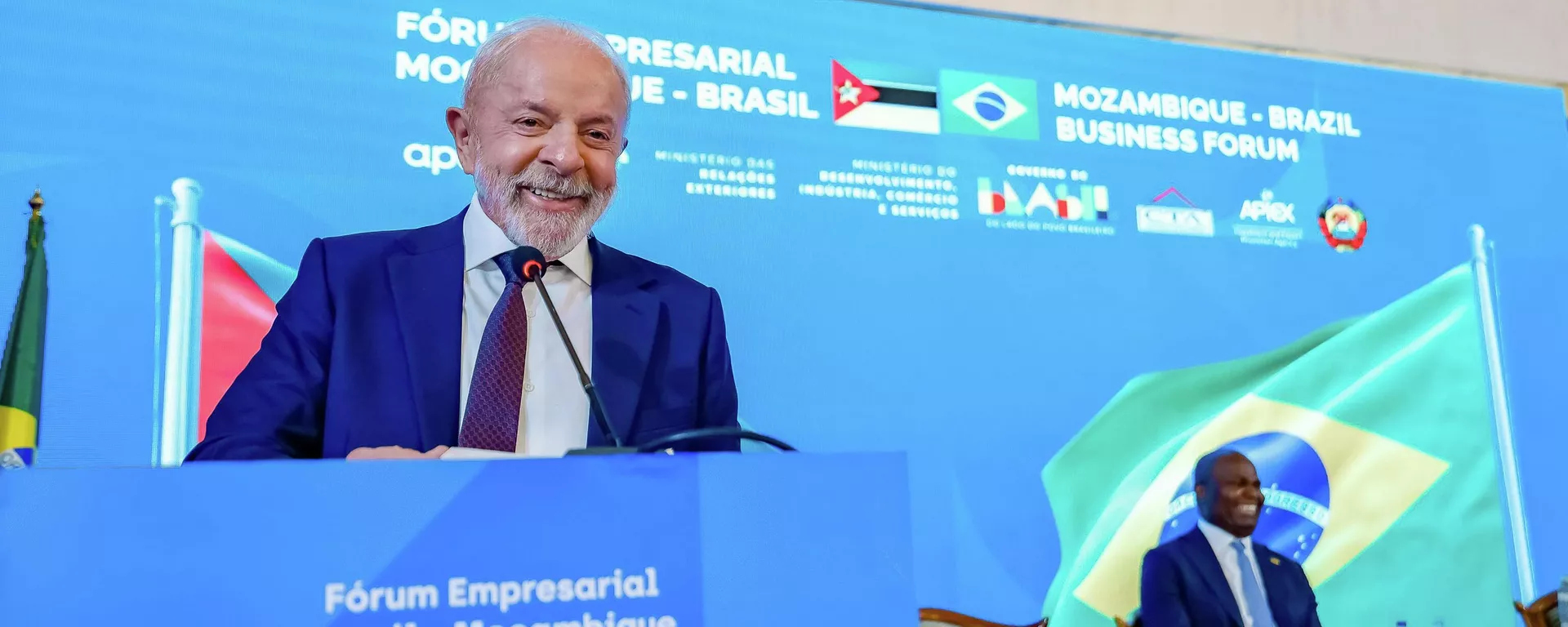 O presidente do Brasil, Luiz Inácio Lula da Silva, durante o encerramento do encontro empresarial Brasil-Moçambique O presidente do Brasil, Luiz Inácio Lula da Silva, durante o encerramento do encontro empresarial Brasil-Moçambique - Sputnik Brasil, 1920, 24.11.2025
