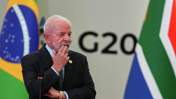 O presidente do Brasil, Luiz Inácio Lula da Silva, durante coletiva de imprensa no G20, em Joanesburgo, na África do Sul, em novembro de 2025 - Sputnik Brasil