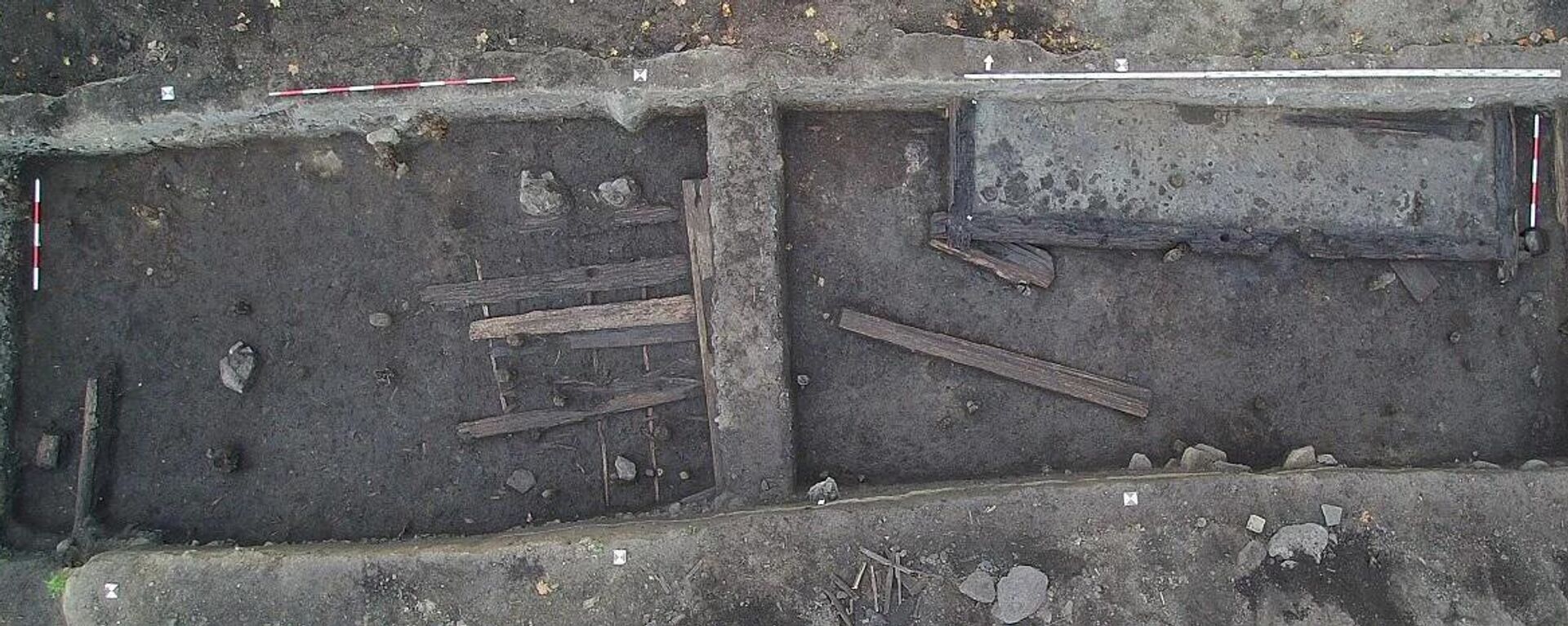 Parte central do pátio, Trebic, Praça Karlovo - Sputnik Brasil, 1920, 28.11.2025