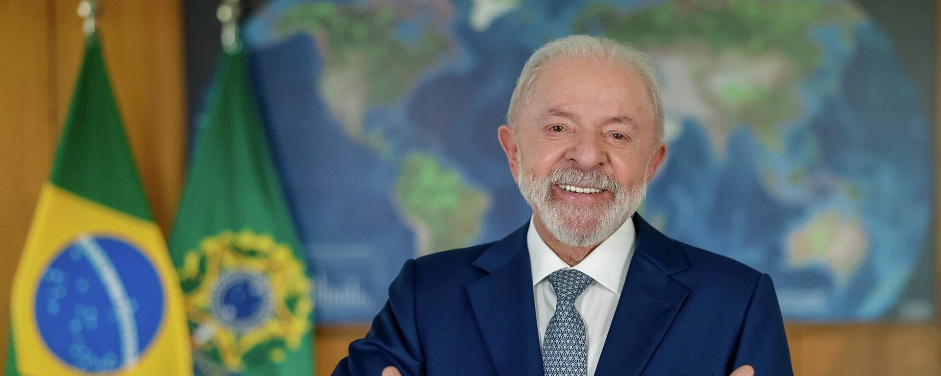 Presidente Luiz Inácio Lula da Silva (PT) durante discurso à nação sobre a lei que isenta o imposto de renda para quem recebe até R$ 5 mil. Brasília, 30 de novembro de 2025 - Sputnik Brasil, 1920, 08.12.2025