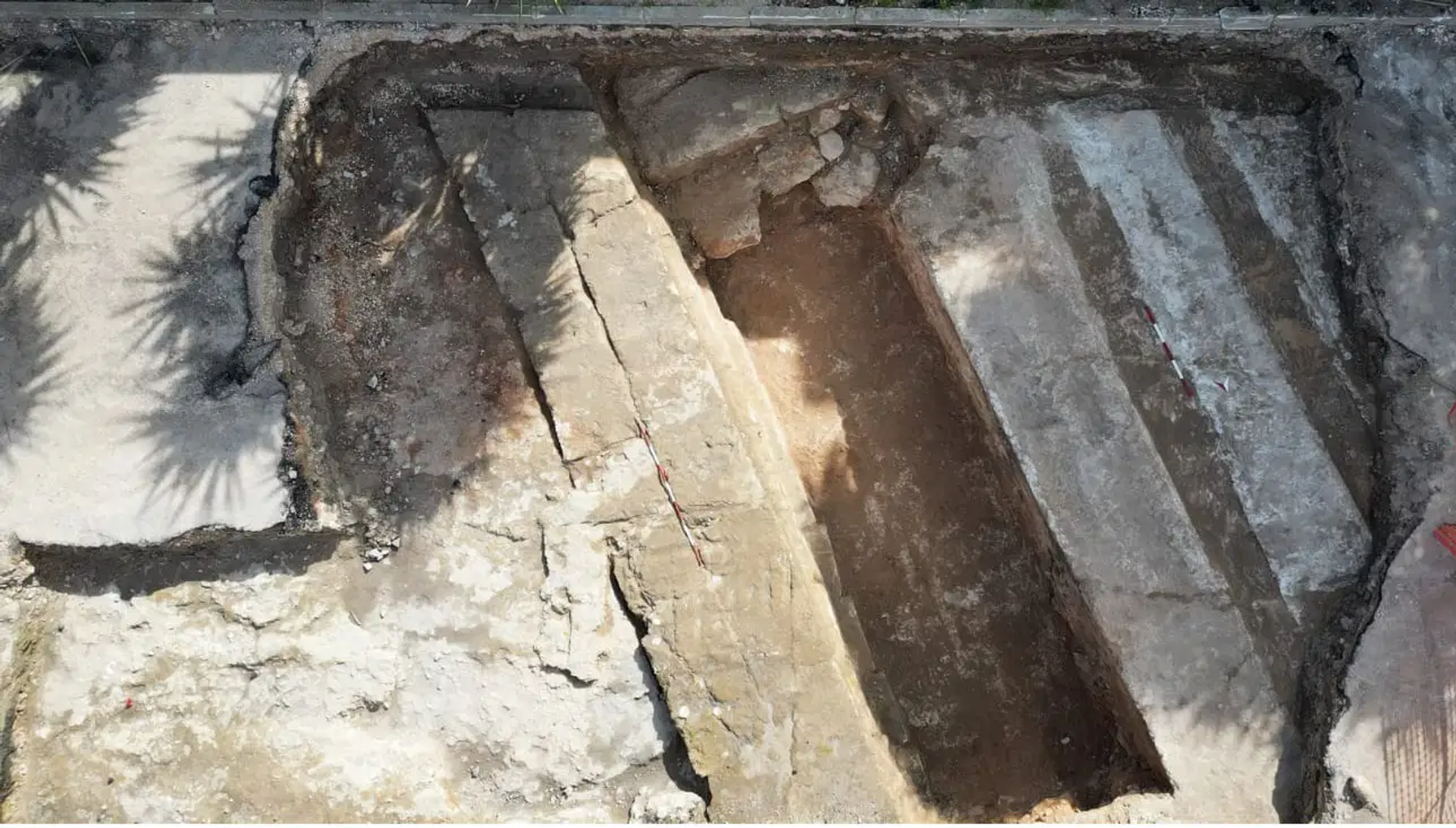 Trecho de muro messápico do século IV a.C. descoberto na estação ferroviária de Manduria, Itália