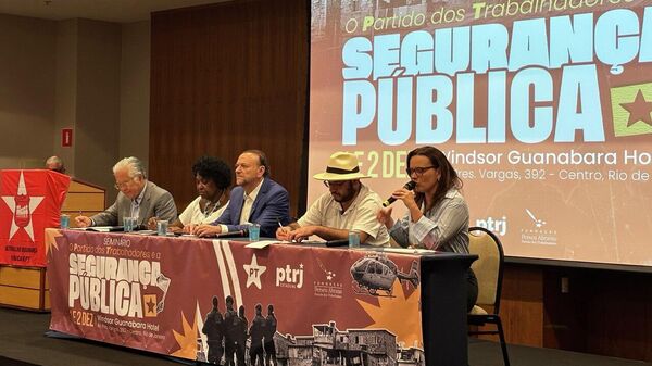 Lideranças do PT participam de seminário para discutir políticas de segurança pública no Rio de Janeiro (RJ). Brasil, 1º de dezembro de 2025 - Sputnik Brasil
