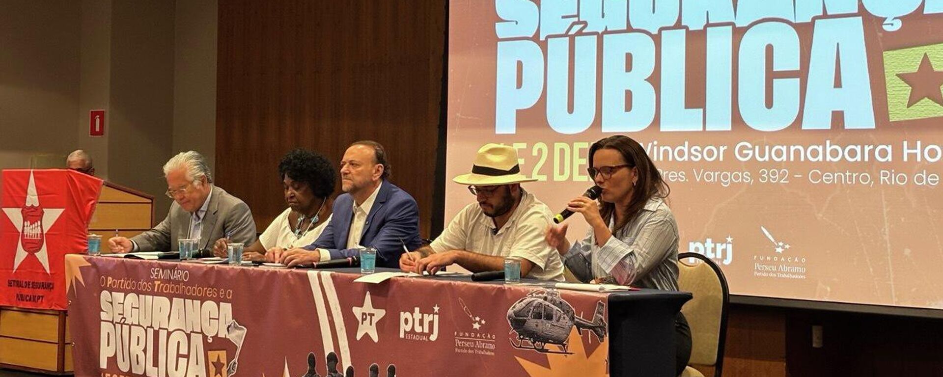 Lideranças do PT participam de seminário para discutir políticas de segurança pública no Rio de Janeiro (RJ). Brasil, 1º de dezembro de 2025 - Sputnik Brasil, 1920, 01.12.2025