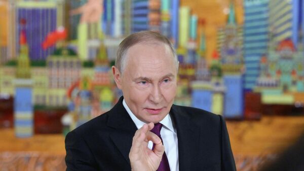 Liderança da Ucrânia está ocupada com outros assuntos e não com as questões da zona de combate, afirma Putin - Sputnik Brasil