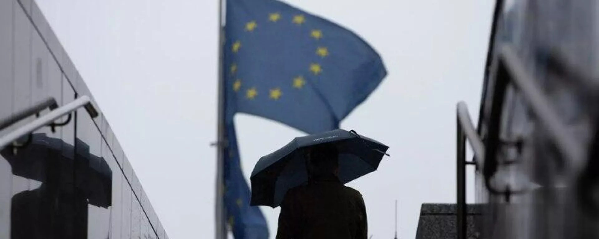 UE não consegue se firmar como potência geopolítica diante de Rússia, China e EUA, diz mídia - Sputnik Brasil, 1920, 27.04.2026