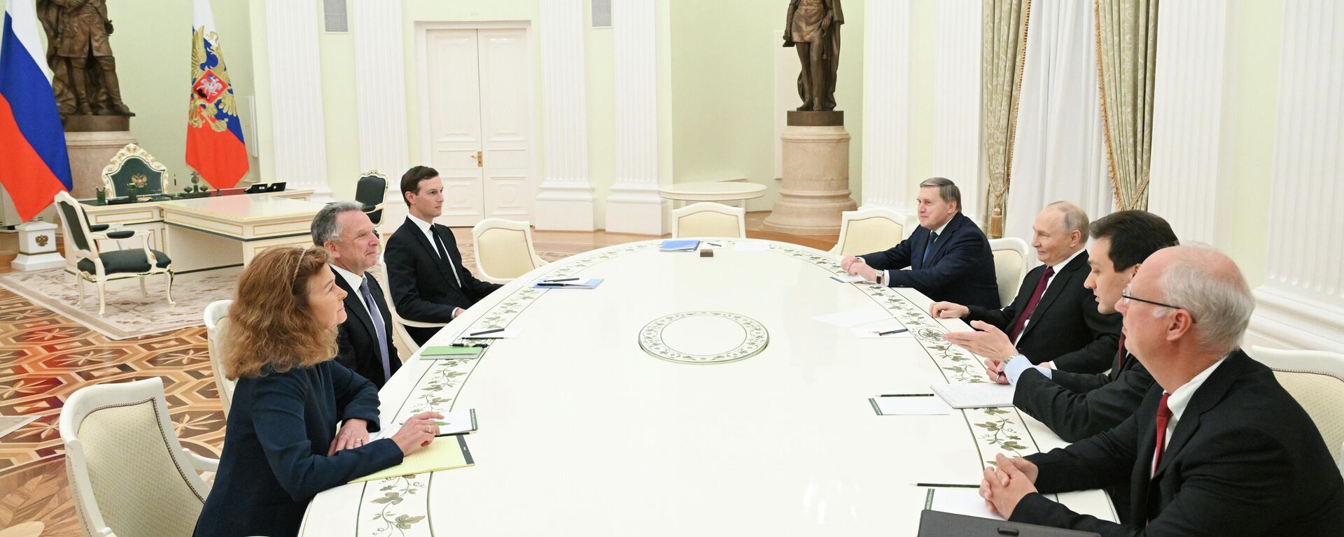 2 de dezembro de 2025. Conversas entre o presidente russo Vladimir Putin e enviado especial dos EUA, Steve Witkoff. - Sputnik Brasil, 1920, 03.12.2025