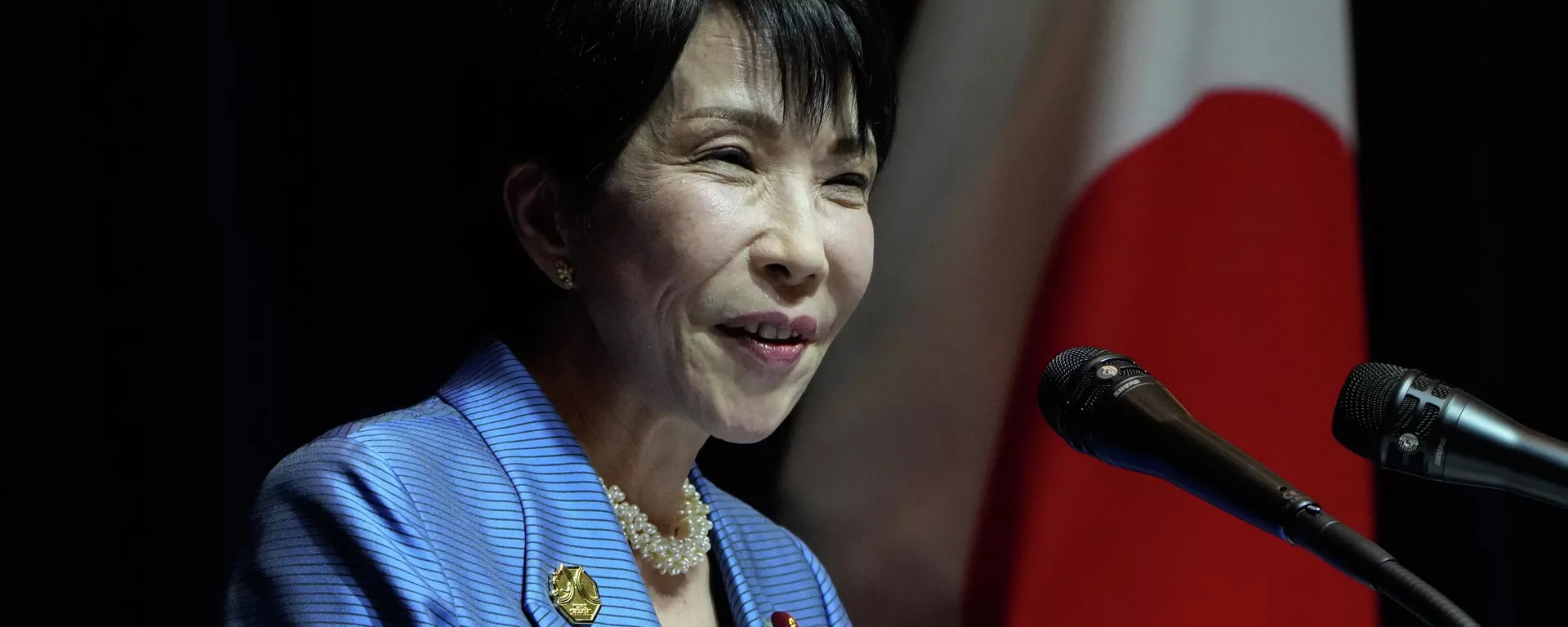 A primeira-ministra japonesa Sanae Takaichi discursa durante uma coletiva de imprensa após a Cúpula da Cooperação Econômica Ásia-Pacífico (APEC, na sigla em inglês) da Coreia do Sul em Gyeongju, 1º de novembro de 2025 - Sputnik Brasil, 1920, 03.12.2025