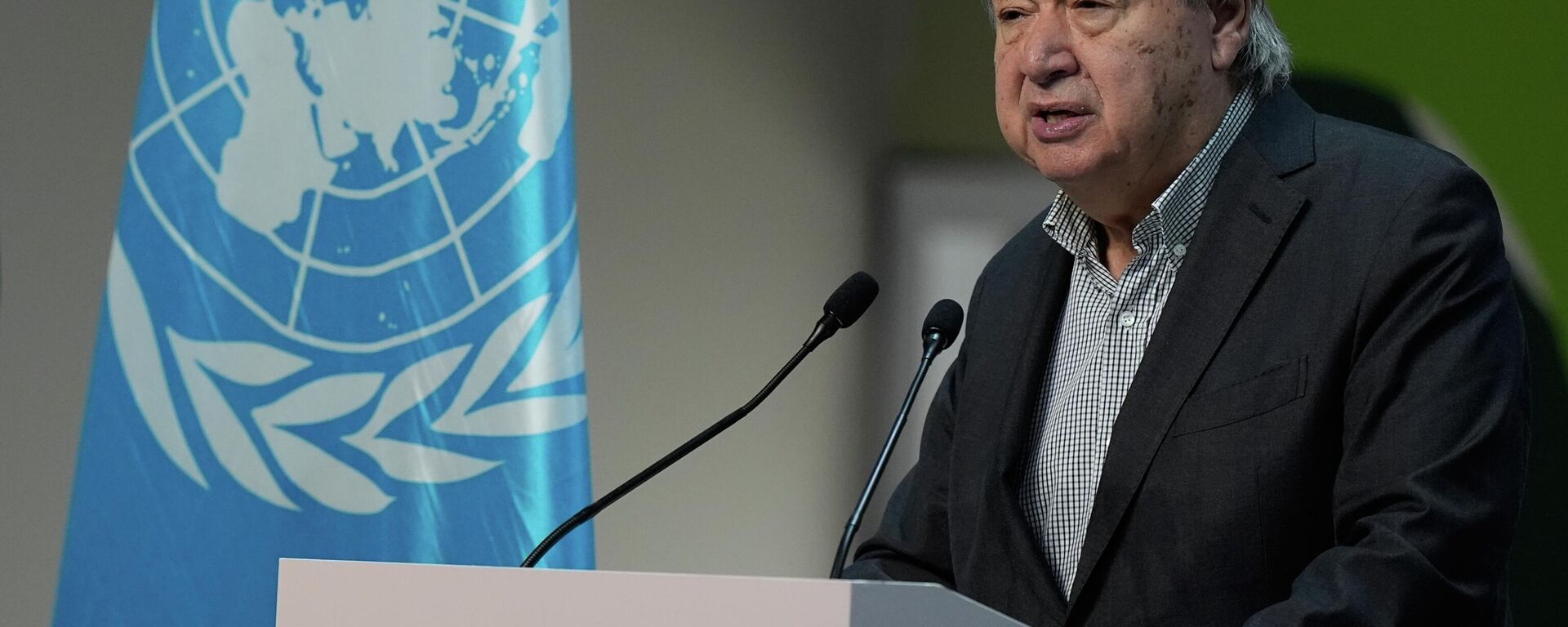 O secretário-geral da ONU, António Guterres, discursa durante uma coletiva de imprensa na COP30, a Cúpula do Clima da ONU, em Belém, Brasil, 20 de novembro de 2025 - Sputnik Brasil, 1920, 04.12.2025