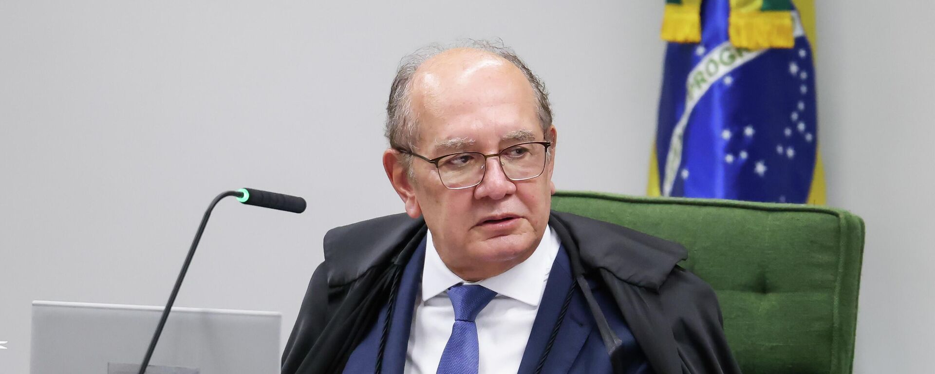 O ministro do Supremo Tribunal Federal (STF) Gilmar Mendes durante sessão da 2ª Turma da Corte, em dezembro de 2025 - Sputnik Brasil, 1920, 20.04.2026