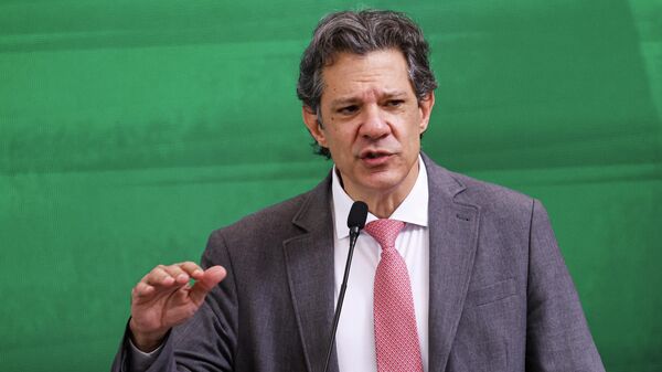 O ministro da Fazenda, Fernando Haddad, fala durante a abertura da 6ª Reunião Plenária do Conselho de Desenvolvimento Econômico Social Sustentável (CDESS), no Palácio Itamaraty, em 4 de dezembro de 2025 - Sputnik Brasil
