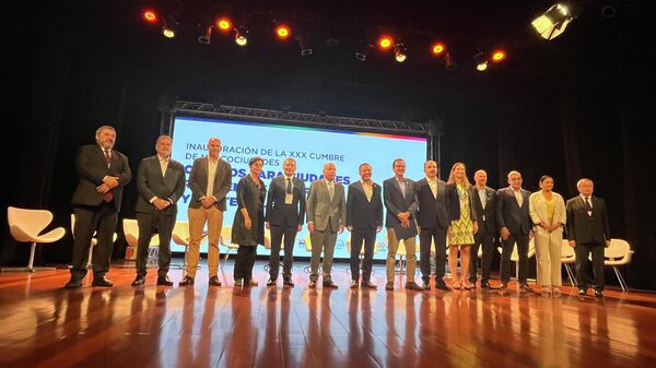 Trigésima reunião do Mercocidades, grupo que reúne municípios de membros do Mercosul e outros países, em Niterói, 4 de dezembro de 2025 - Sputnik Brasil