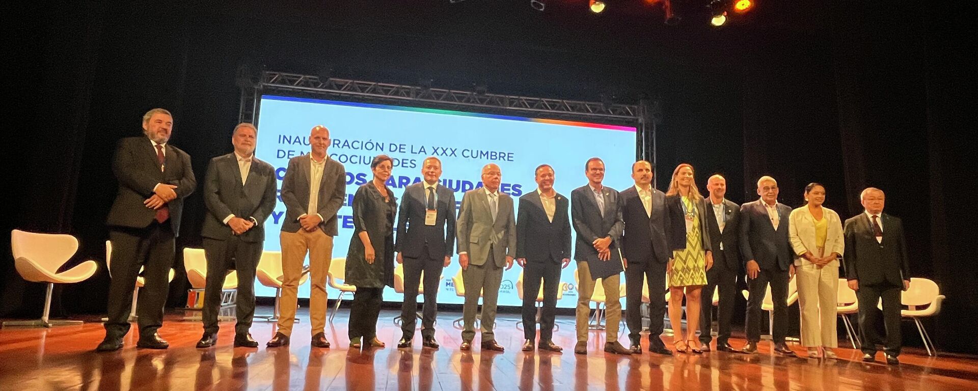 Trigésima reunião do Mercocidades, grupo que reúne municípios de membros do Mercosul e outros países, em Niterói, 4 de dezembro de 2025 - Sputnik Brasil, 1920, 04.12.2025