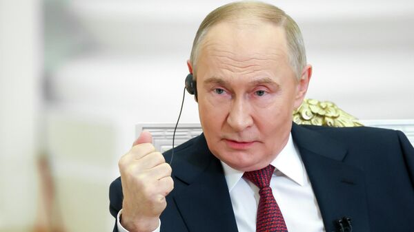 Presidente da Rússia, Vladimir Putin, dá entrevista ao canal India Today TV, em Moscou. A matéria foi ao ar em 4 de dezembro de 2025 - Sputnik Brasil