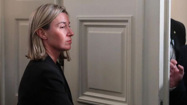 A então chefe da diplomacia da União Europeia, Federica Mogherini, após reunião, em 2019 - Sputnik Brasil