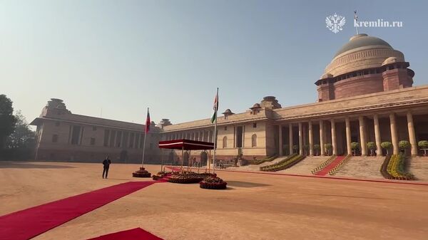 Veja a cerimônia de boas-vindas a Vladimir Putin na frente do Palácio Presidencial da Índia - Sputnik Brasil
