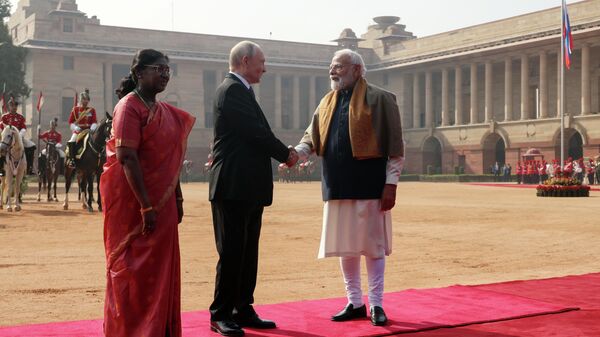 Vladimir Putin e Narendra Modi começam as negociações - Sputnik Brasil