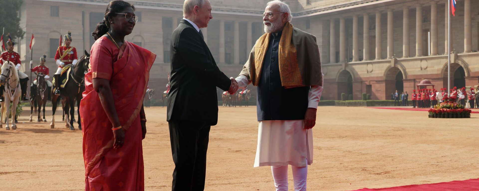 Vladimir Putin e Narendra Modi começam as negociações - Sputnik Brasil, 1920, 05.12.2025